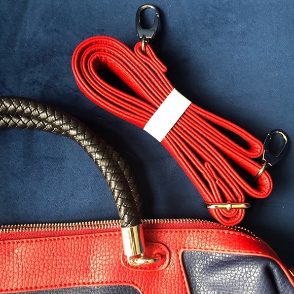 NWT Amrita Singh Navy and Red Shoulder Bag - Picture 3 of 8